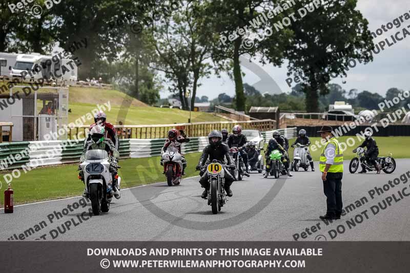 Vintage motorcycle club;eventdigitalimages;mallory park;mallory park trackday photographs;no limits trackdays;peter wileman photography;trackday digital images;trackday photos;vmcc festival 1000 bikes photographs